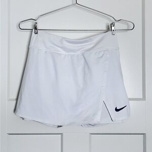 Nike Women's White Sports Skort XS